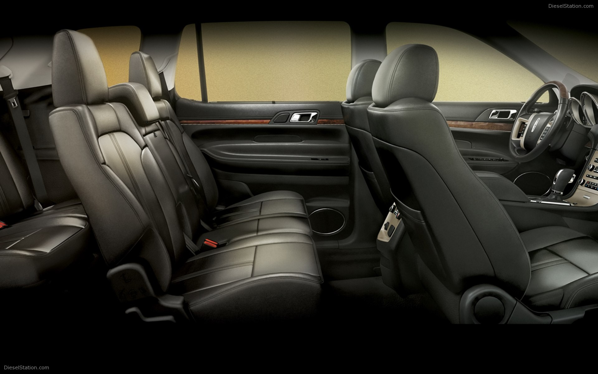 Lincoln MKT 2012