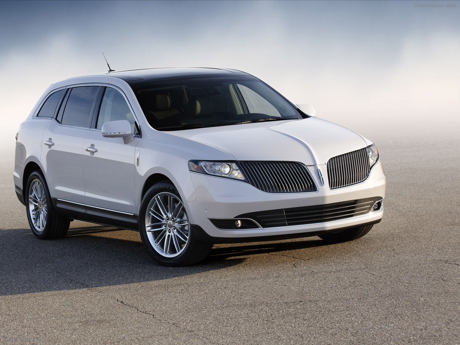 Lincoln MKT 2013