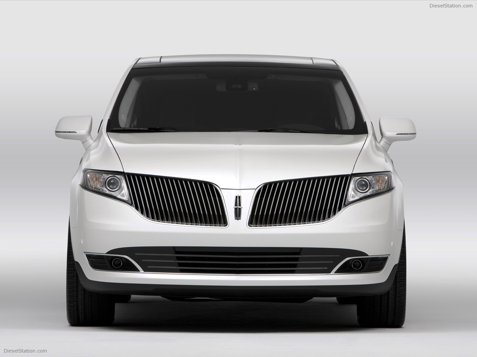 Lincoln MKT 2013