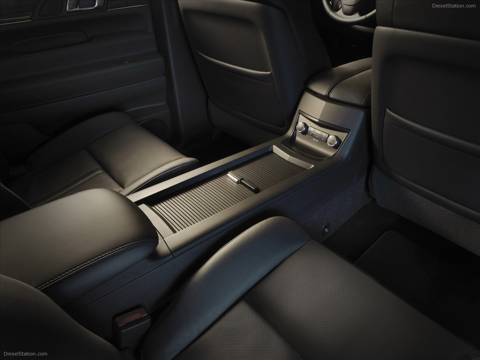 Lincoln MKT 2013