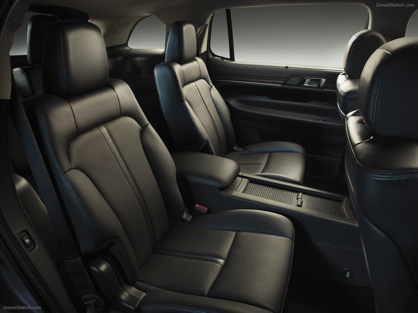 Lincoln MKT 2013