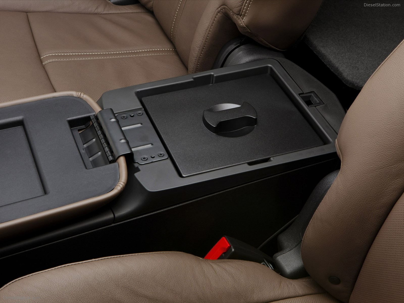 Lincoln MKT 2013