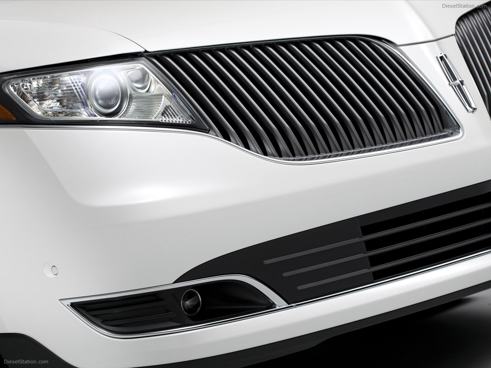 Lincoln MKT 2013