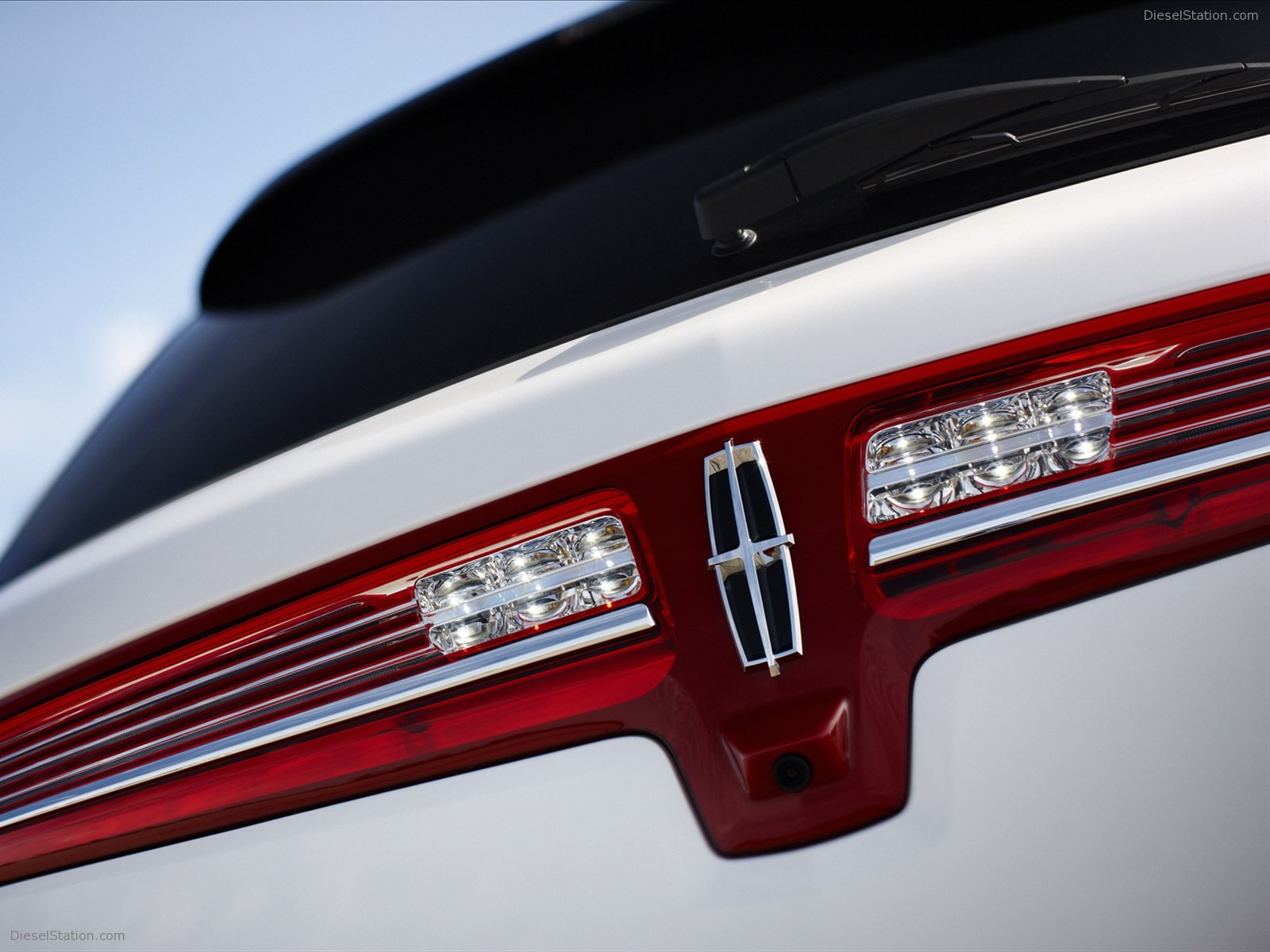 Lincoln MKT 2013