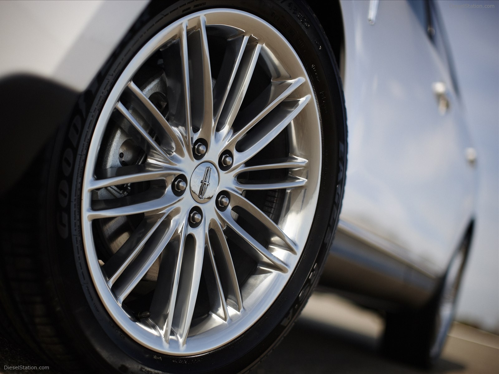 Lincoln MKT 2013
