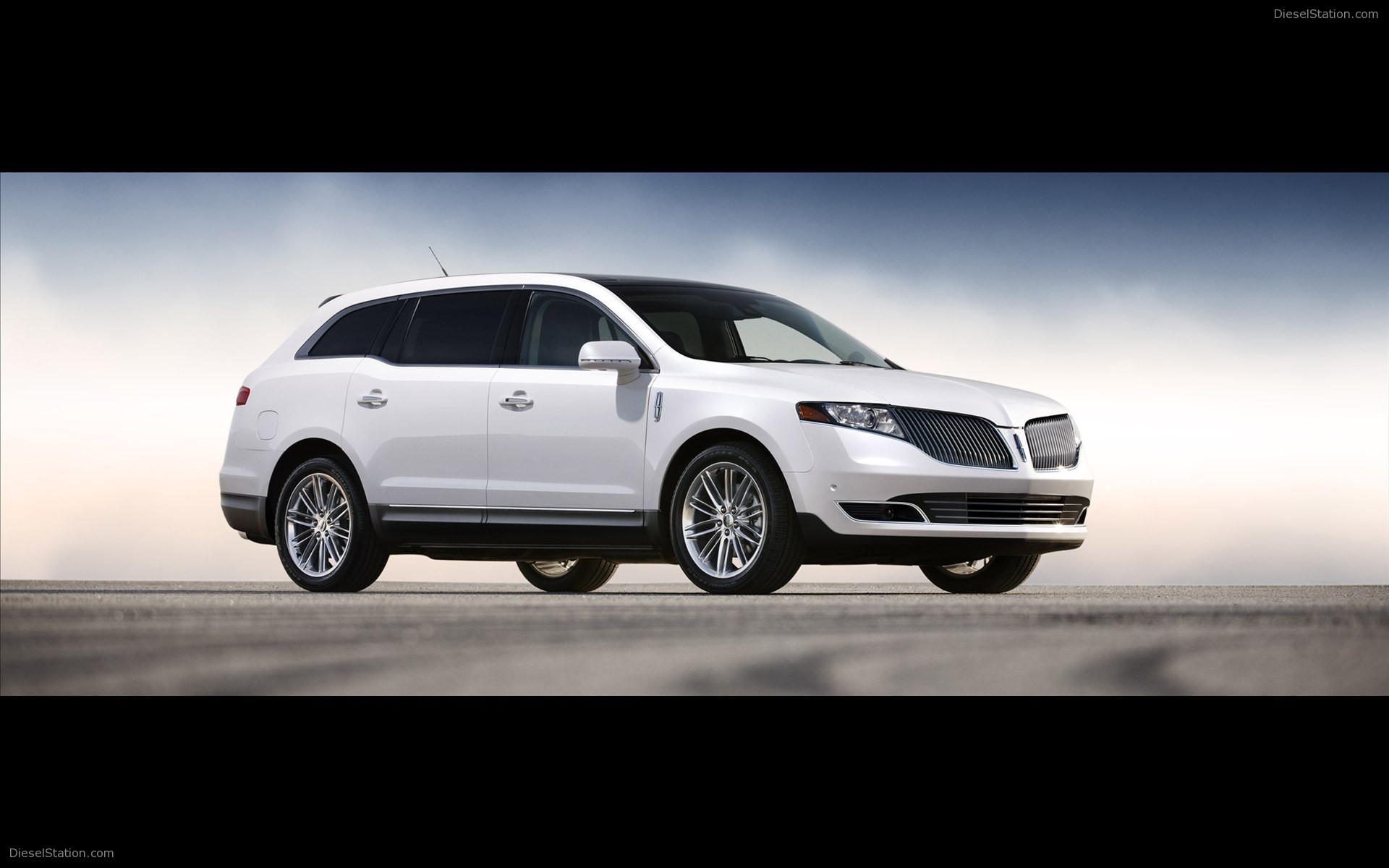 Lincoln MKT 2013