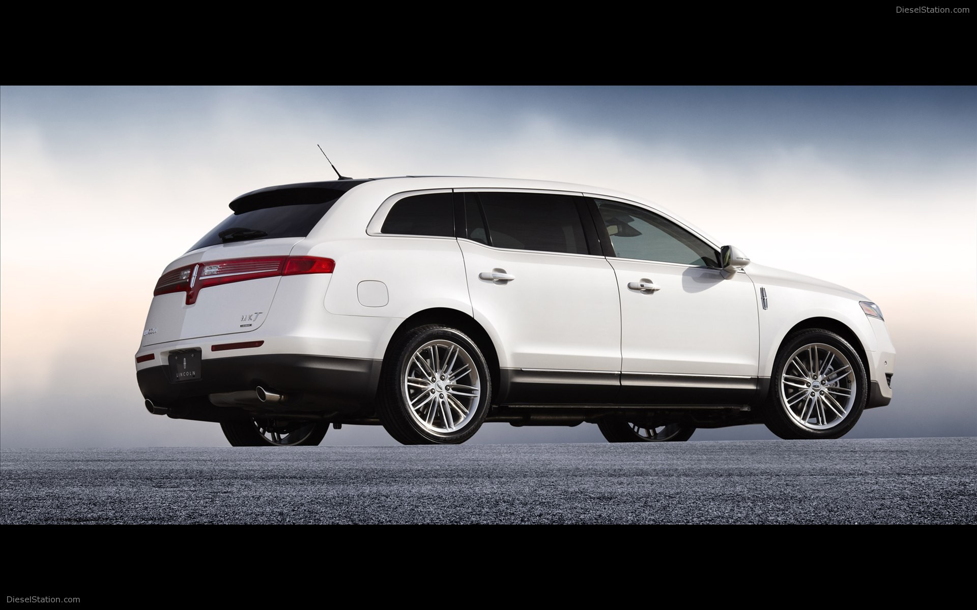 Lincoln MKT 2013