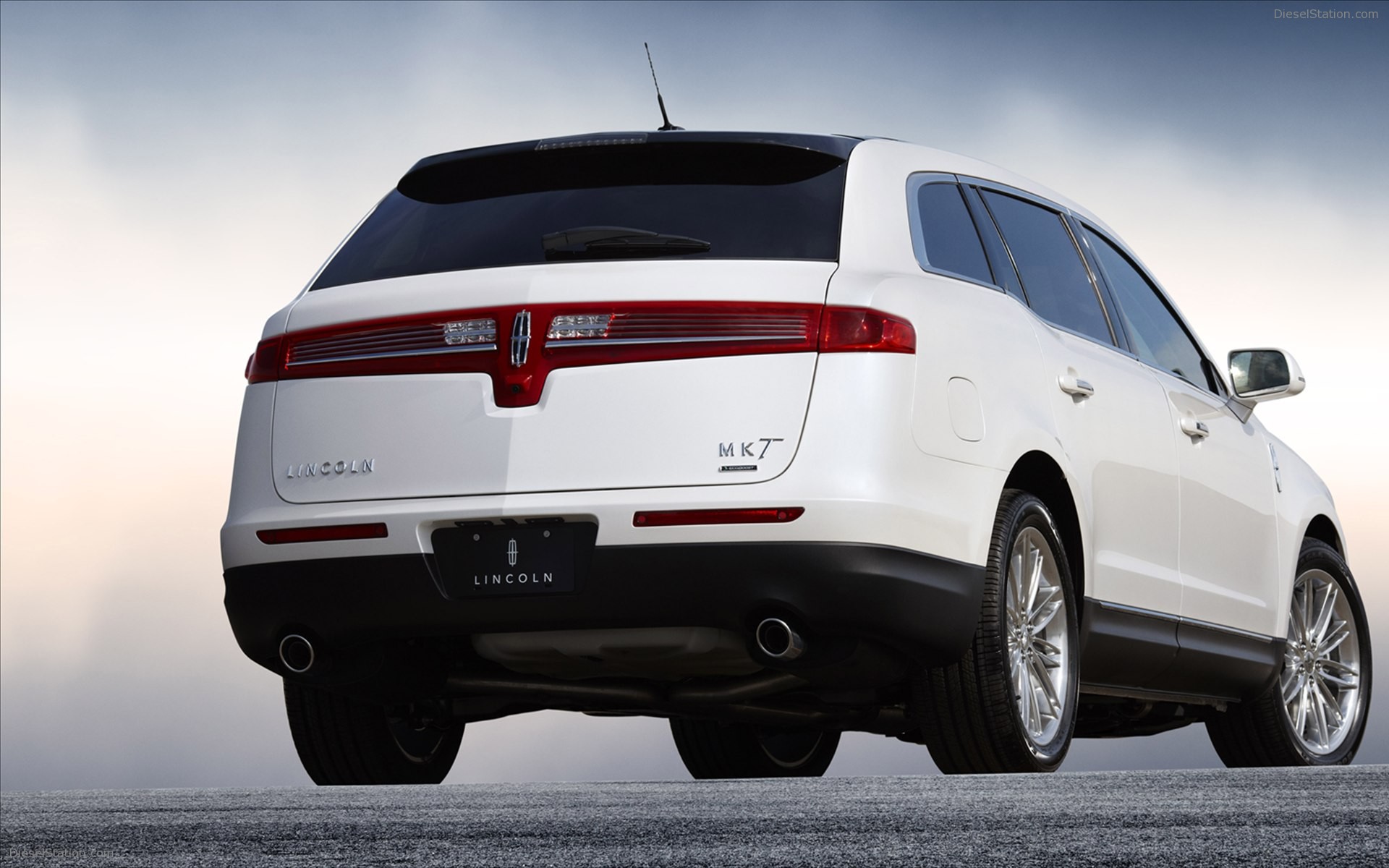 Lincoln MKT 2013