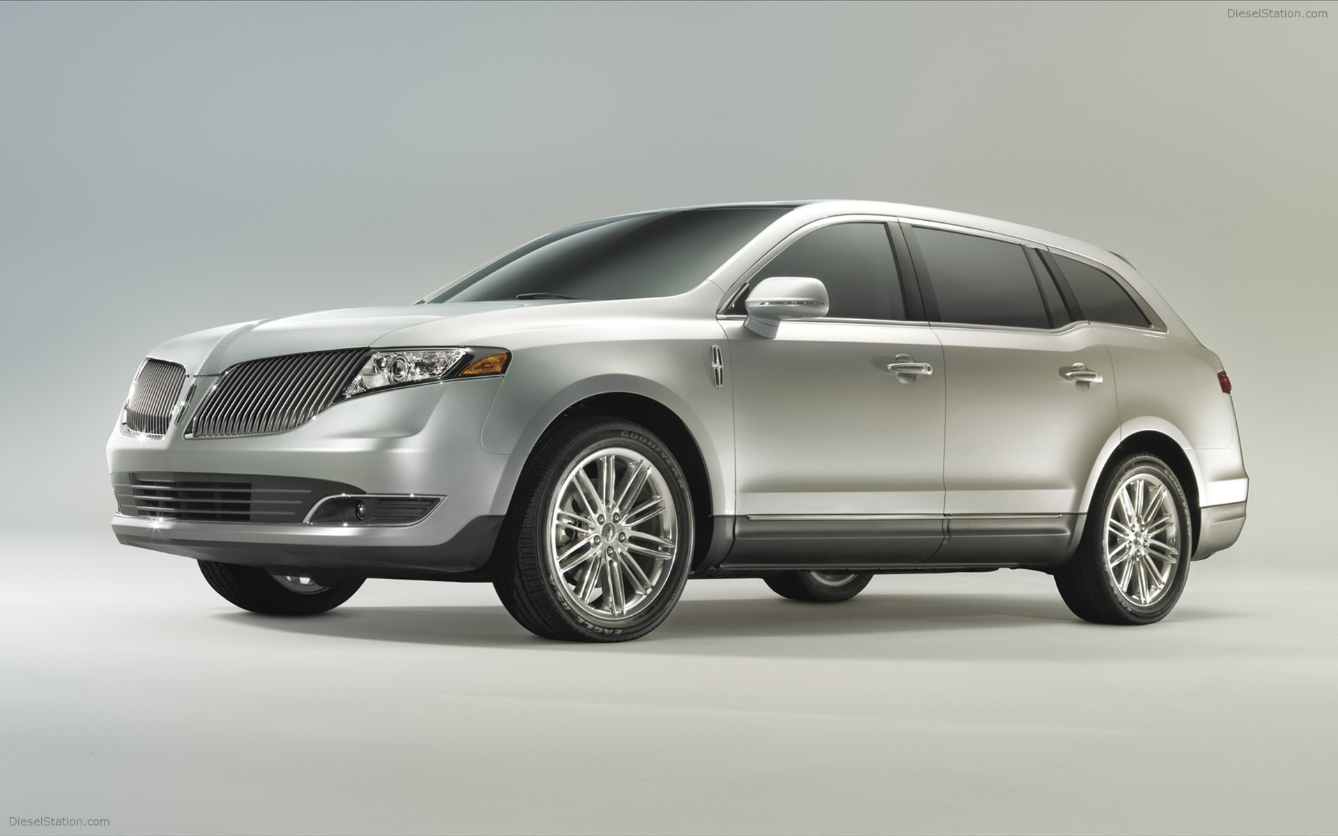 Lincoln MKT 2013