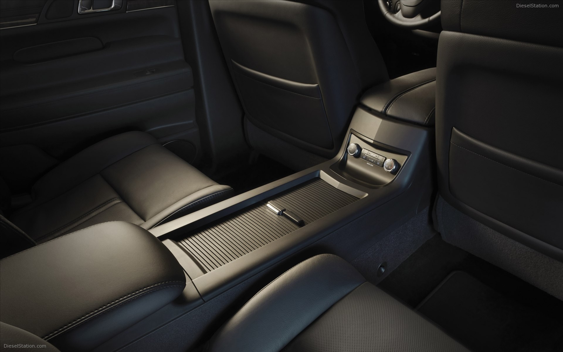 Lincoln MKT 2013