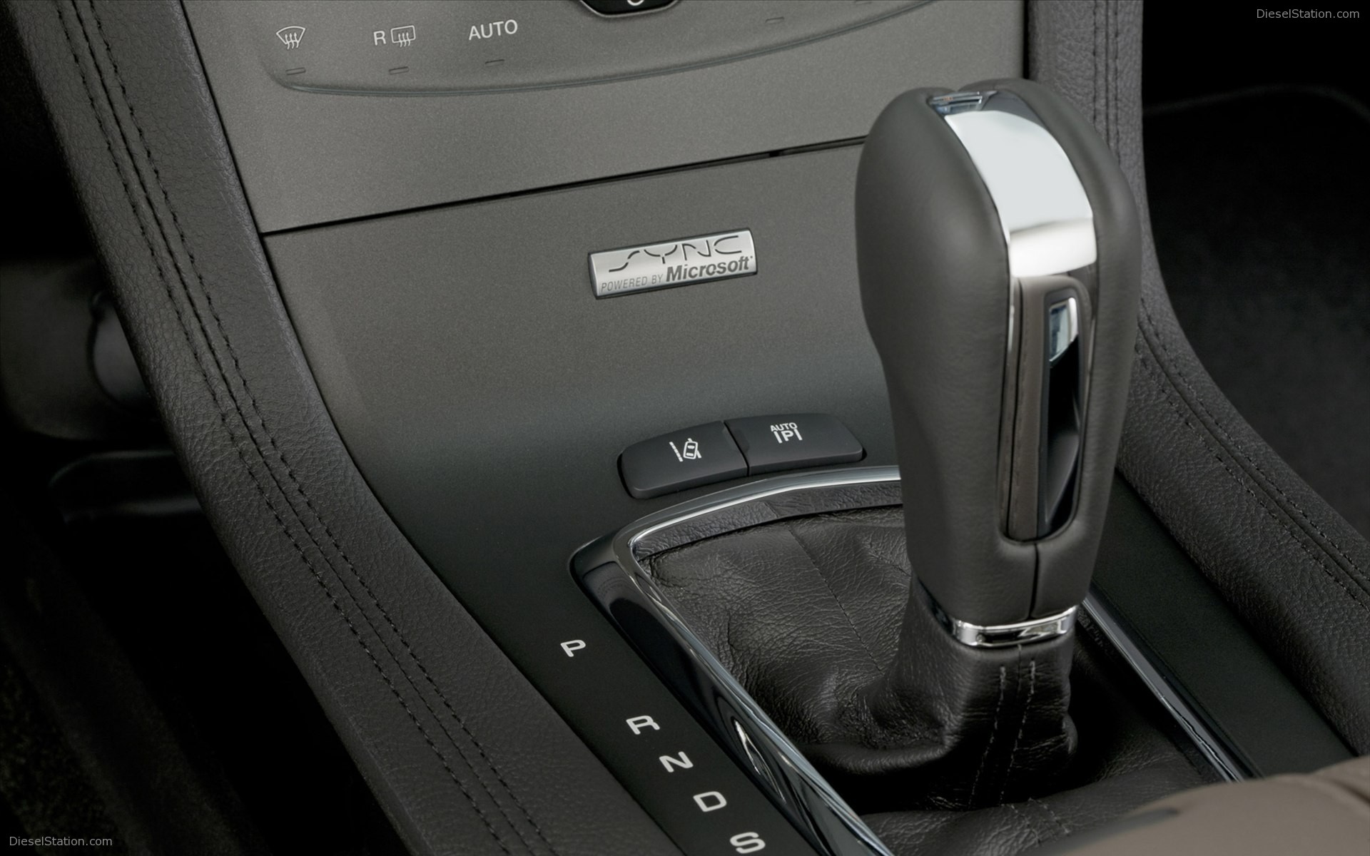 Lincoln MKT 2013