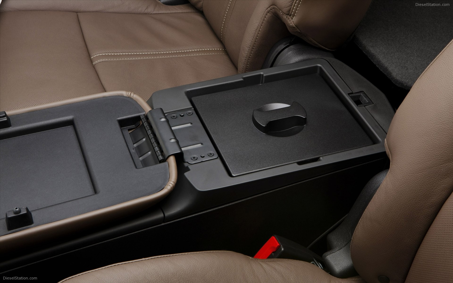 Lincoln MKT 2013