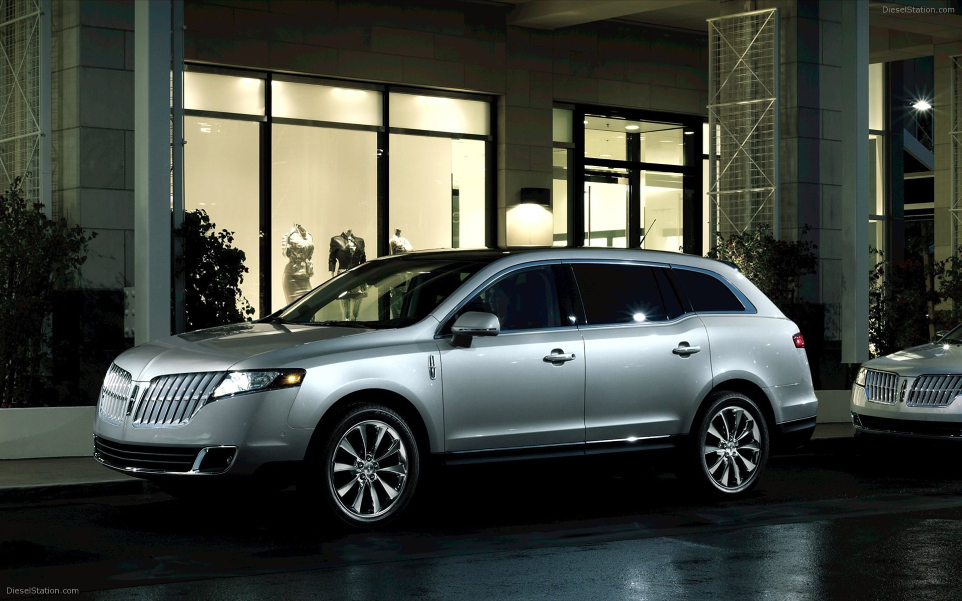 Lincoln MKT Town Car 2011