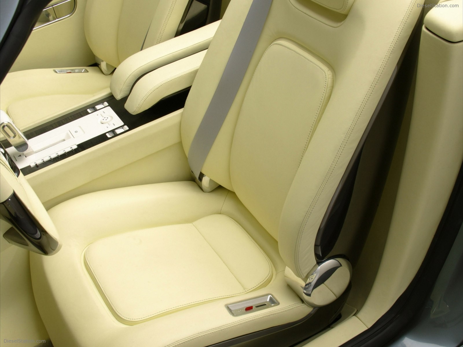 Lincoln Mark X Concept 2004