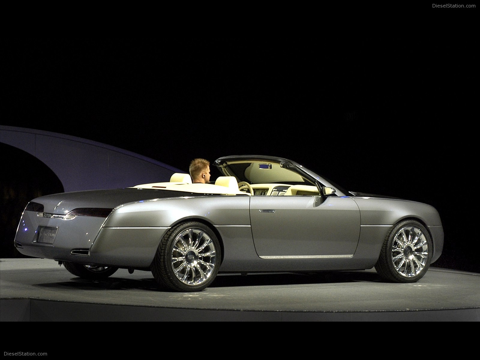 Lincoln Mark X Concept 2004