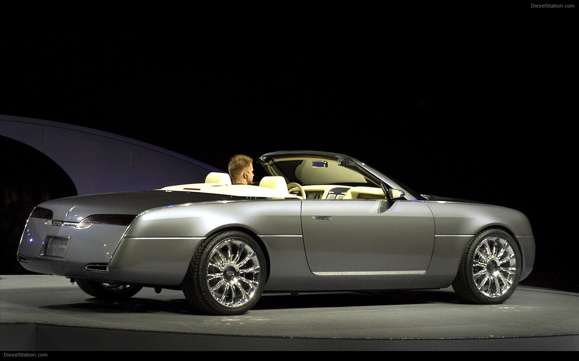 Lincoln Mark X Concept 2004