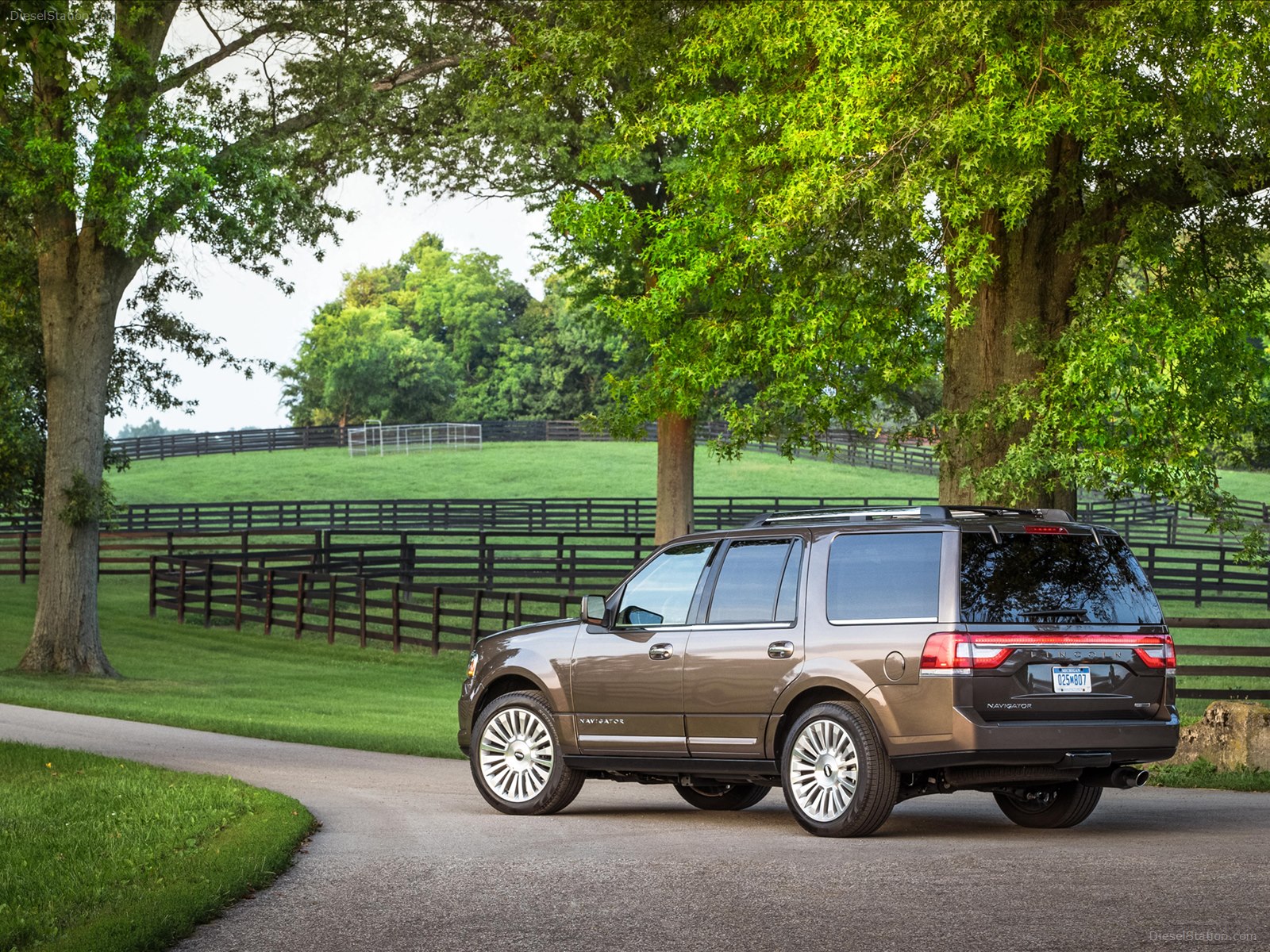 Lincoln Navigator 2015