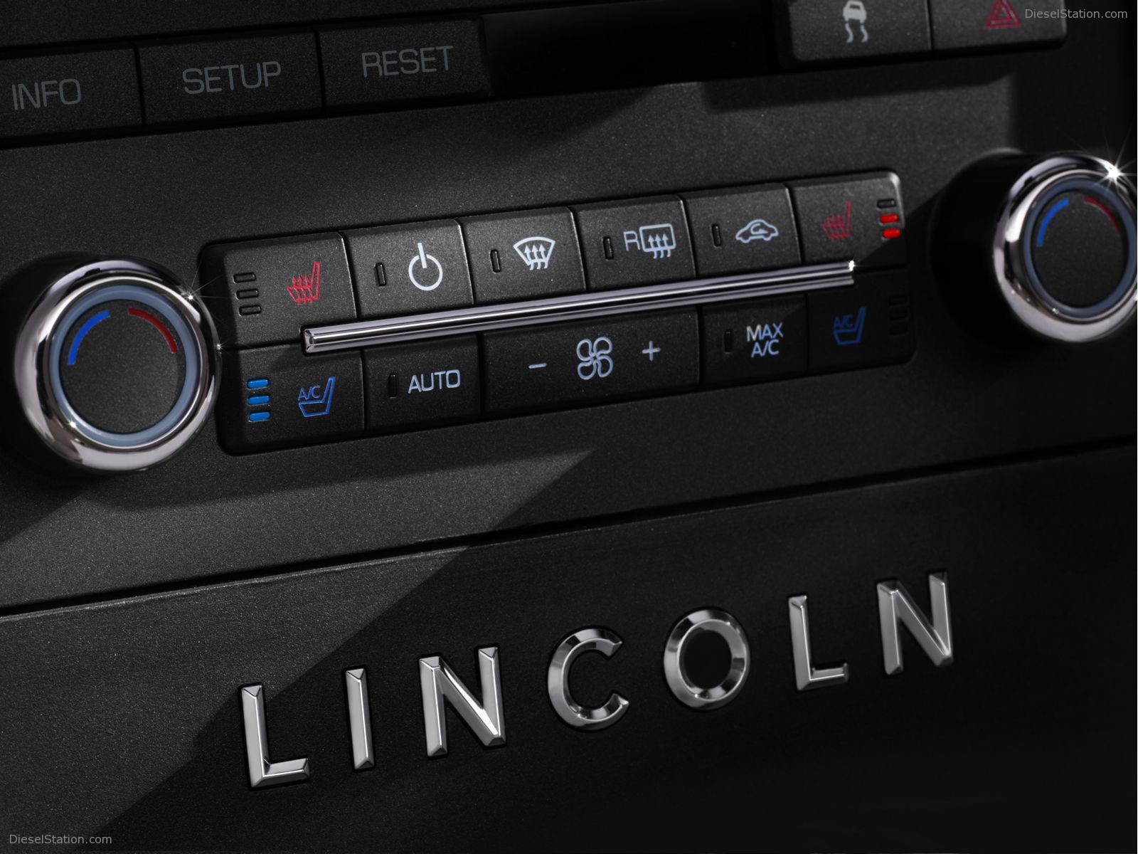 2009 Lincoln MKS Pictures