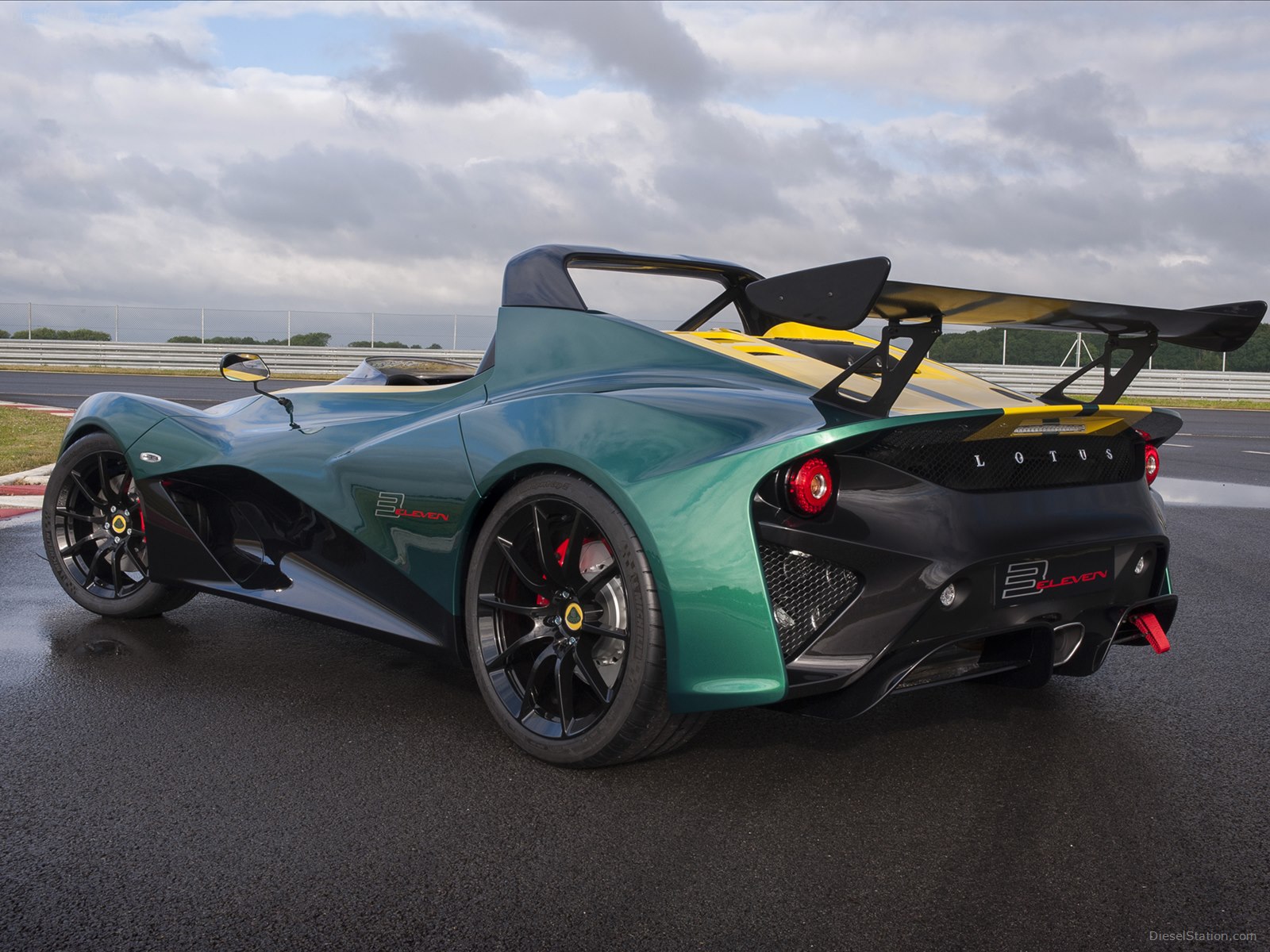 Lotus 3 Eleven 2016