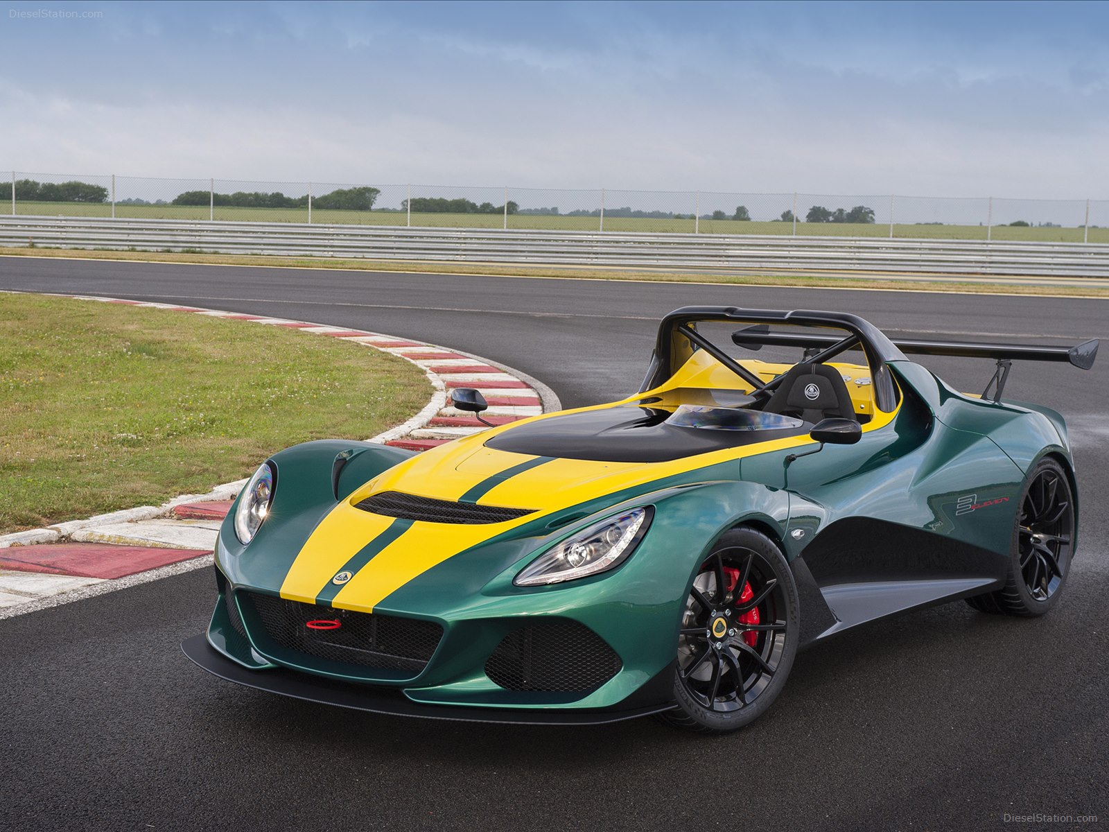Lotus 3 Eleven 2016