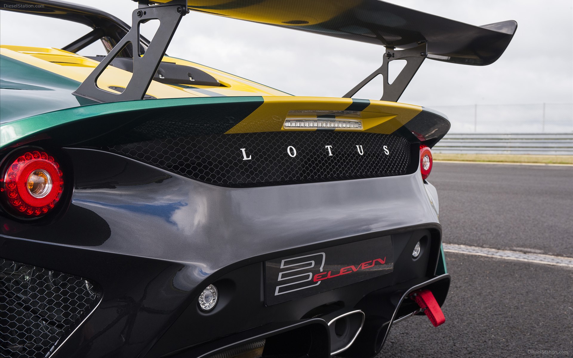 Lotus 3 Eleven 2016