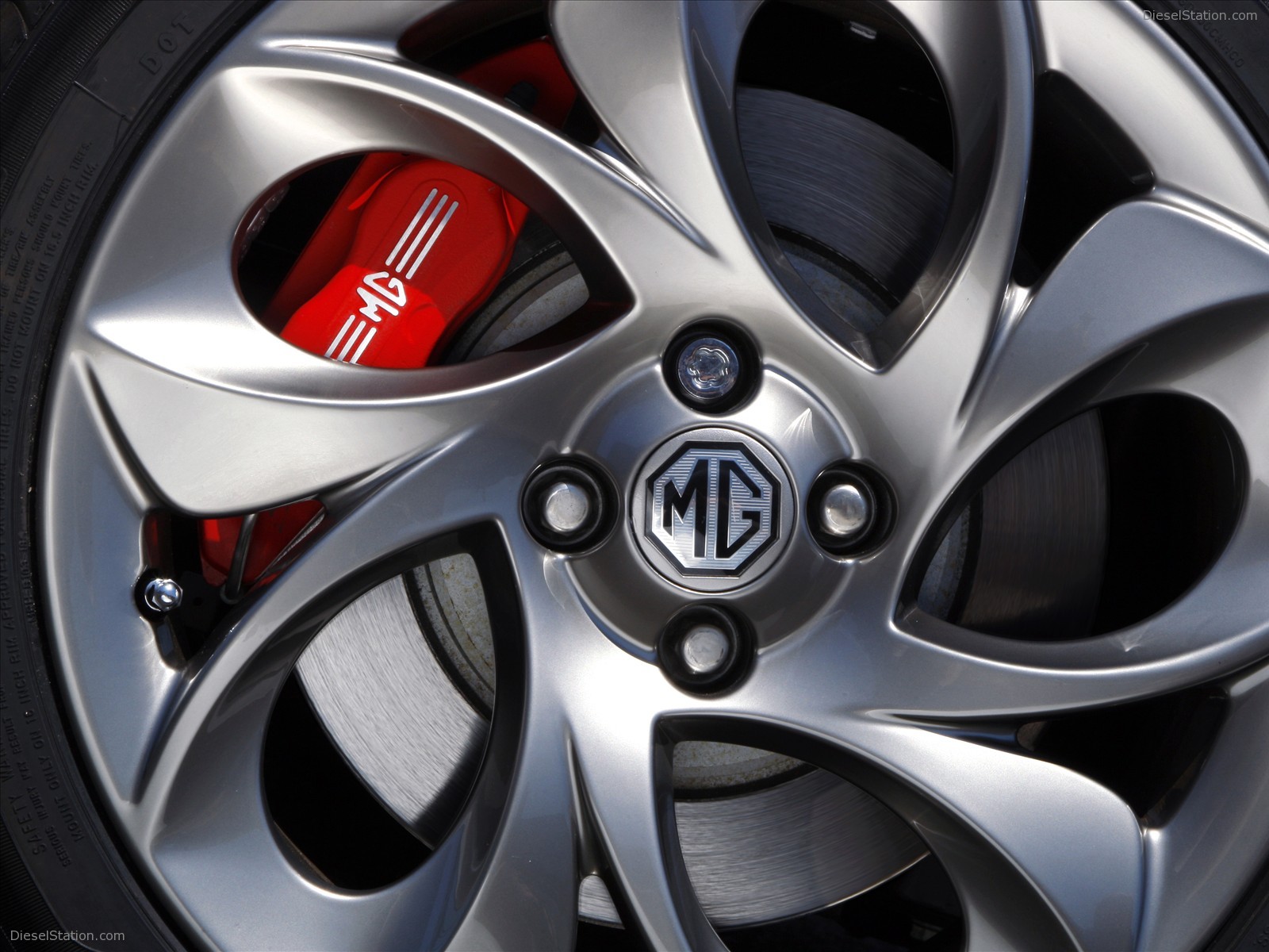 MG TF135 85