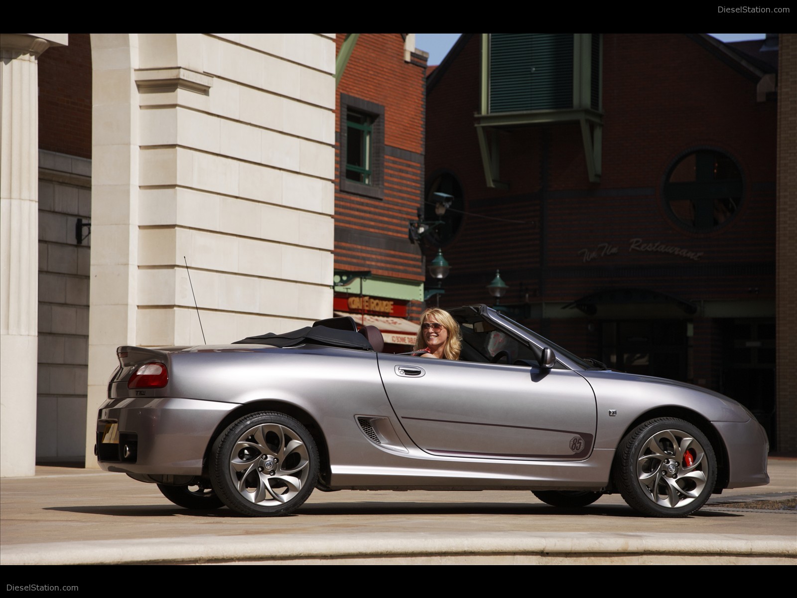 MG TF135 85