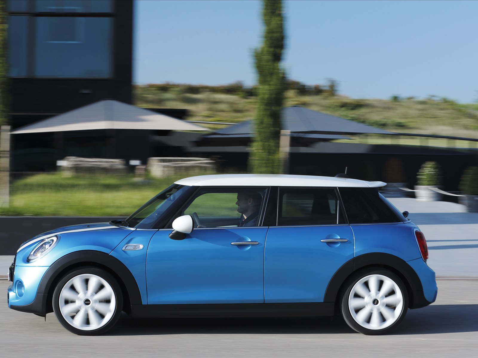 Mini Cooper 5-door 2015