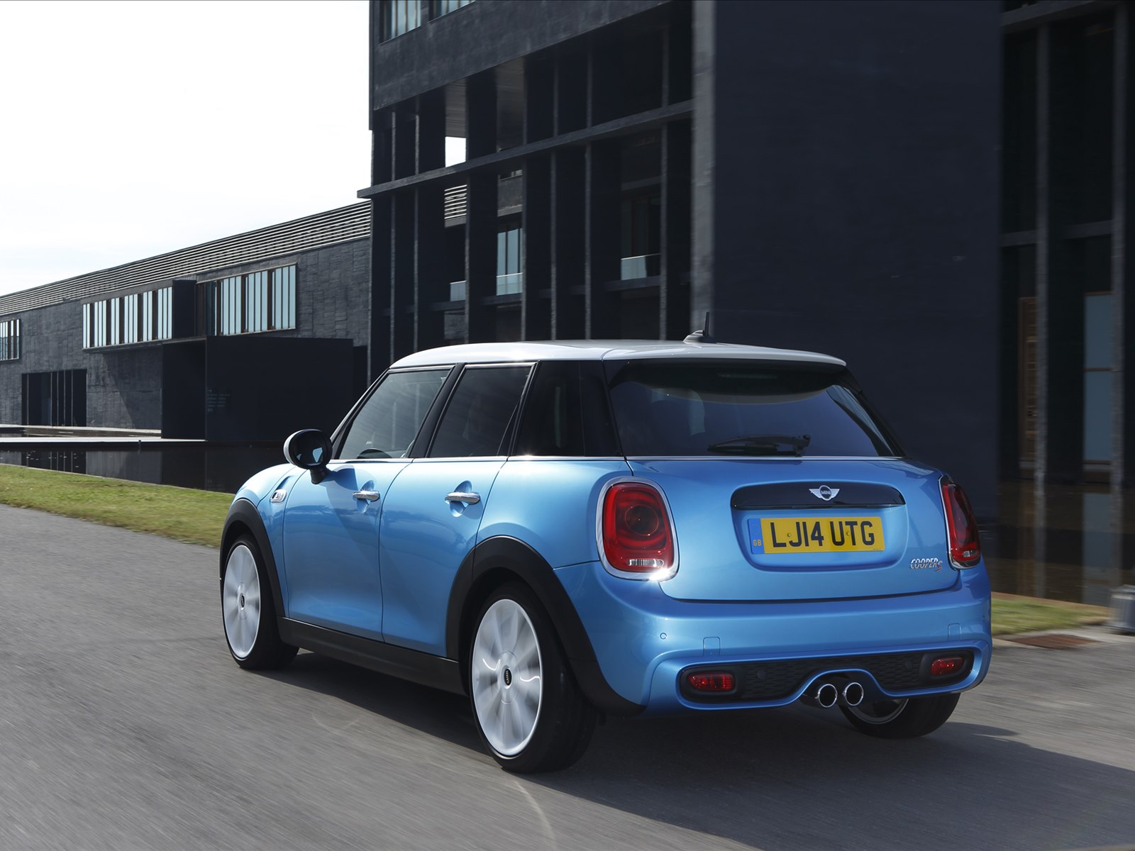 Mini Cooper 5-door 2015