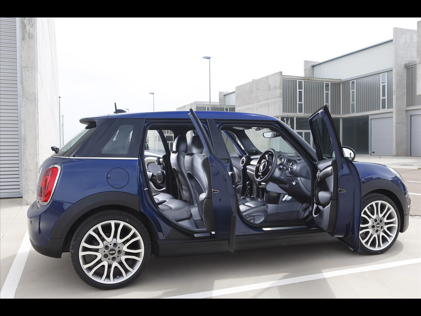 Mini Cooper 5-door 2015