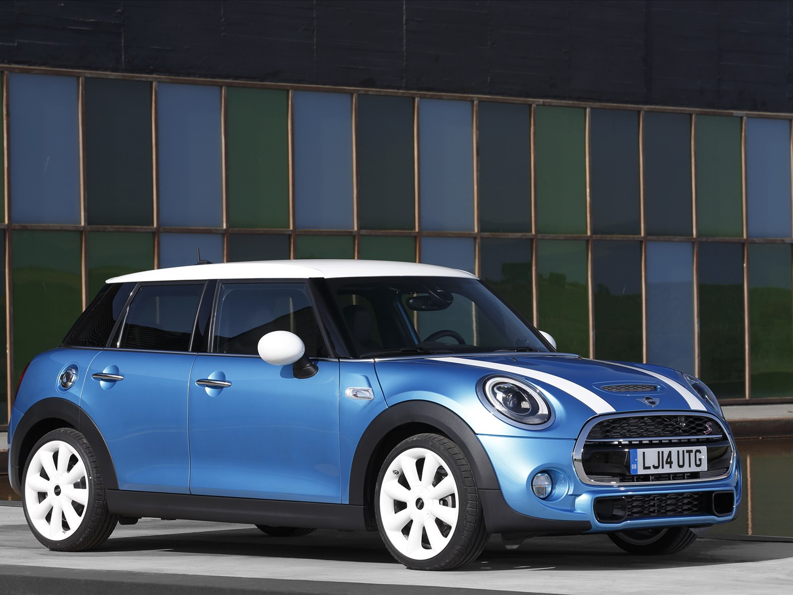 Mini Cooper 5-door 2015