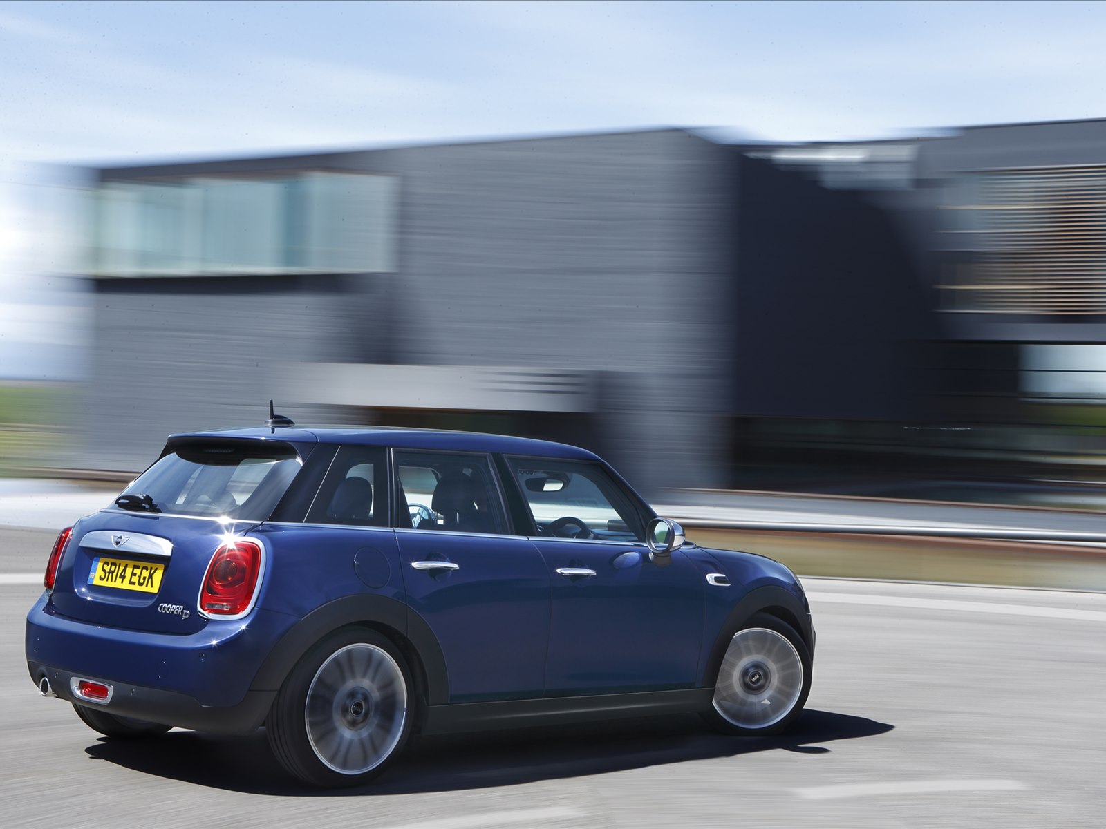 Mini Cooper 5-door 2015