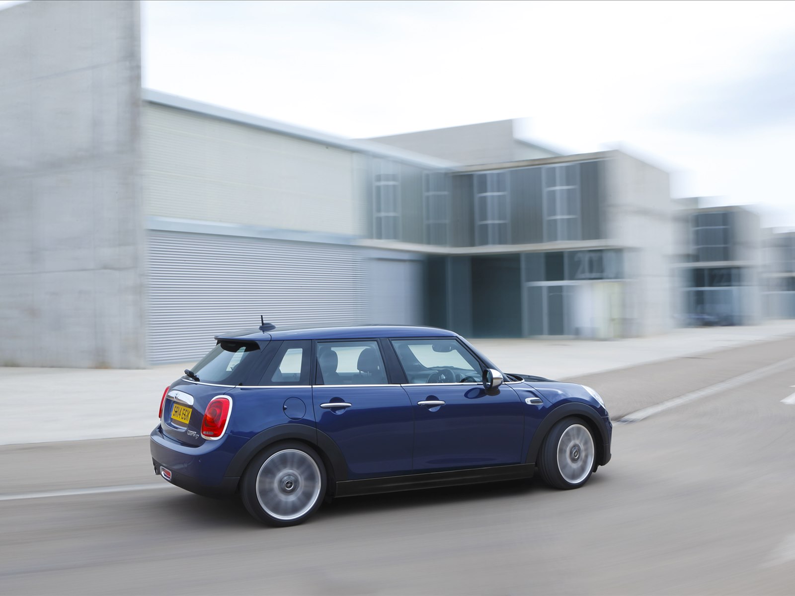 Mini Cooper 5-door 2015