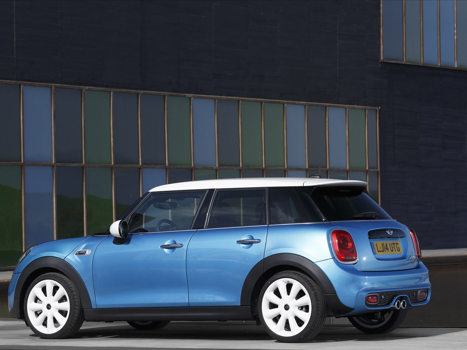 Mini Cooper 5-door 2015