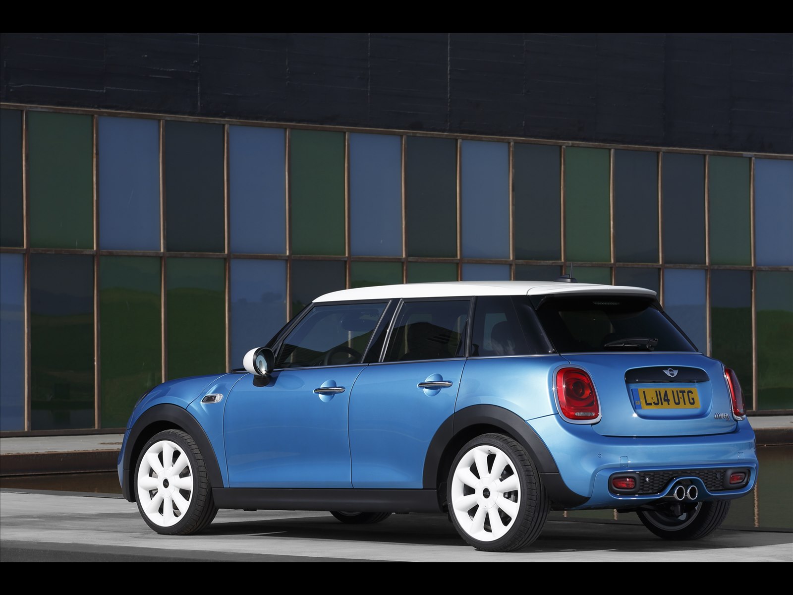 Mini Cooper 5-door 2015