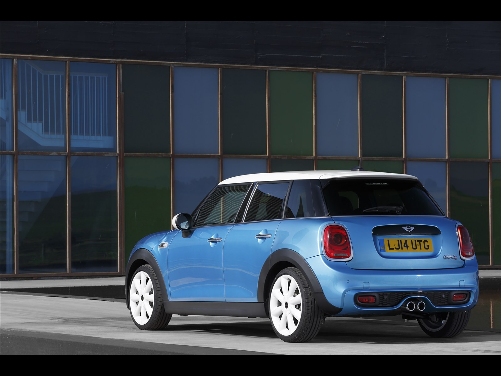 Mini Cooper 5-door 2015