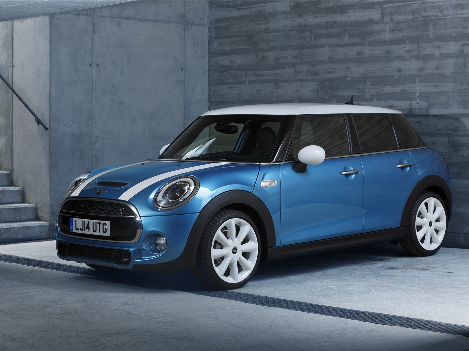 Mini Cooper 5-door 2015