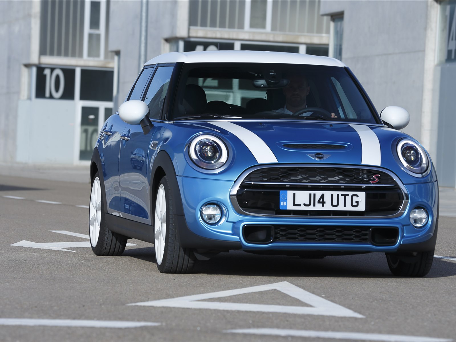 Mini Cooper 5-door 2015
