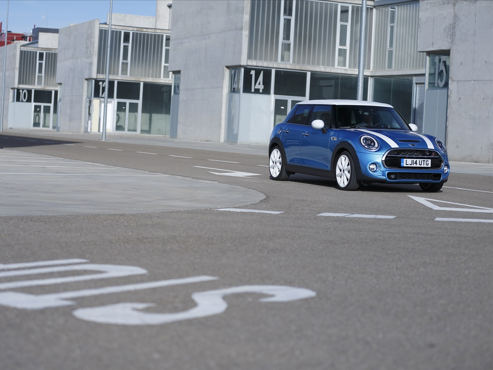 Mini Cooper 5-door 2015
