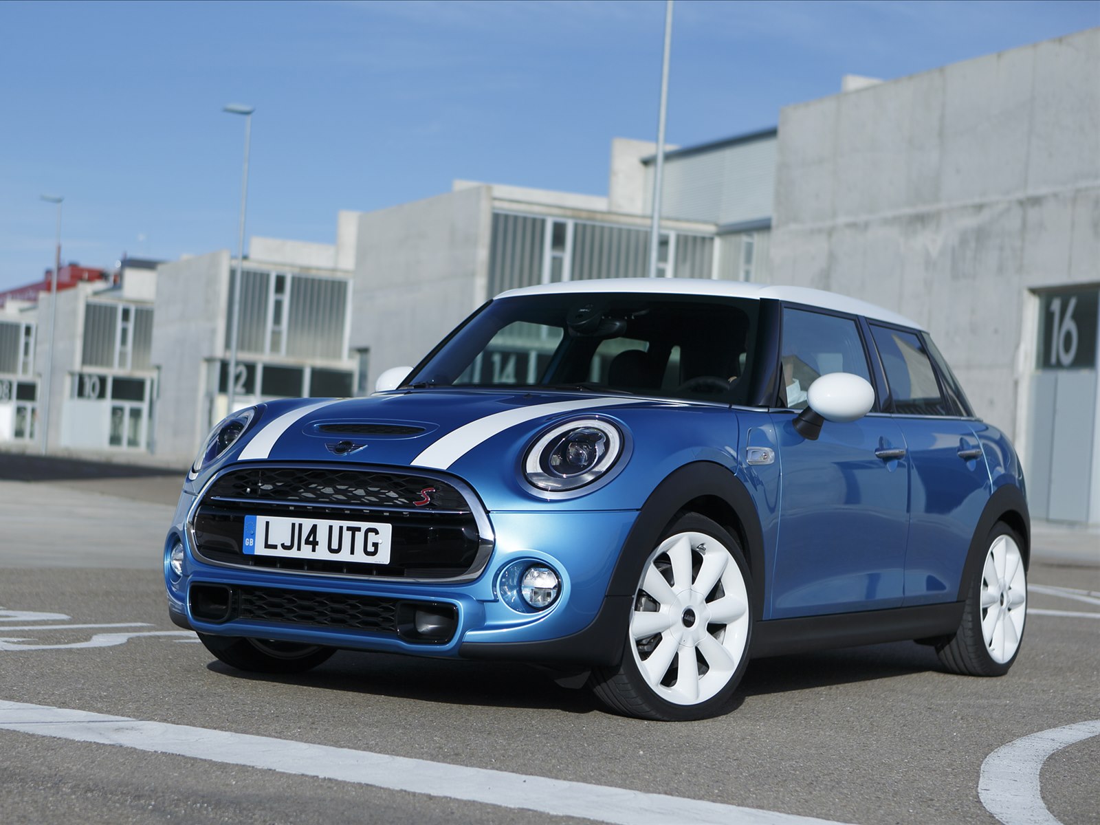 Mini Cooper 5-door 2015