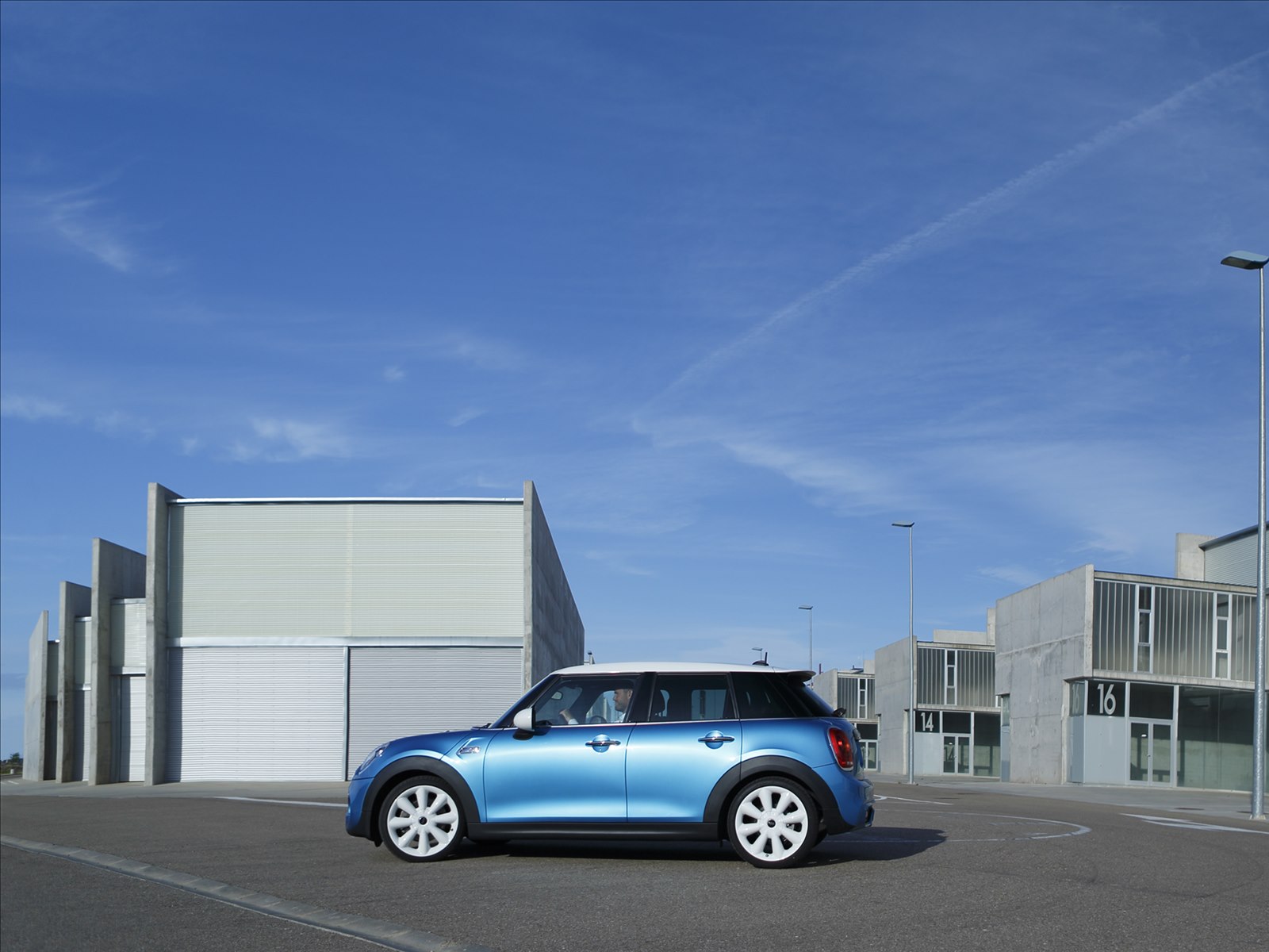 Mini Cooper 5-door 2015