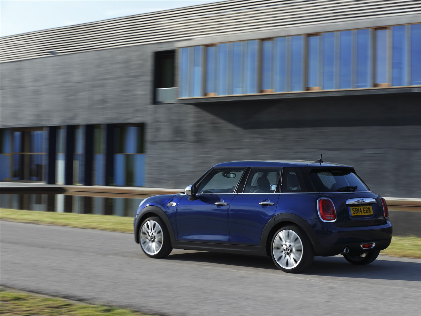Mini Cooper 5-door 2015