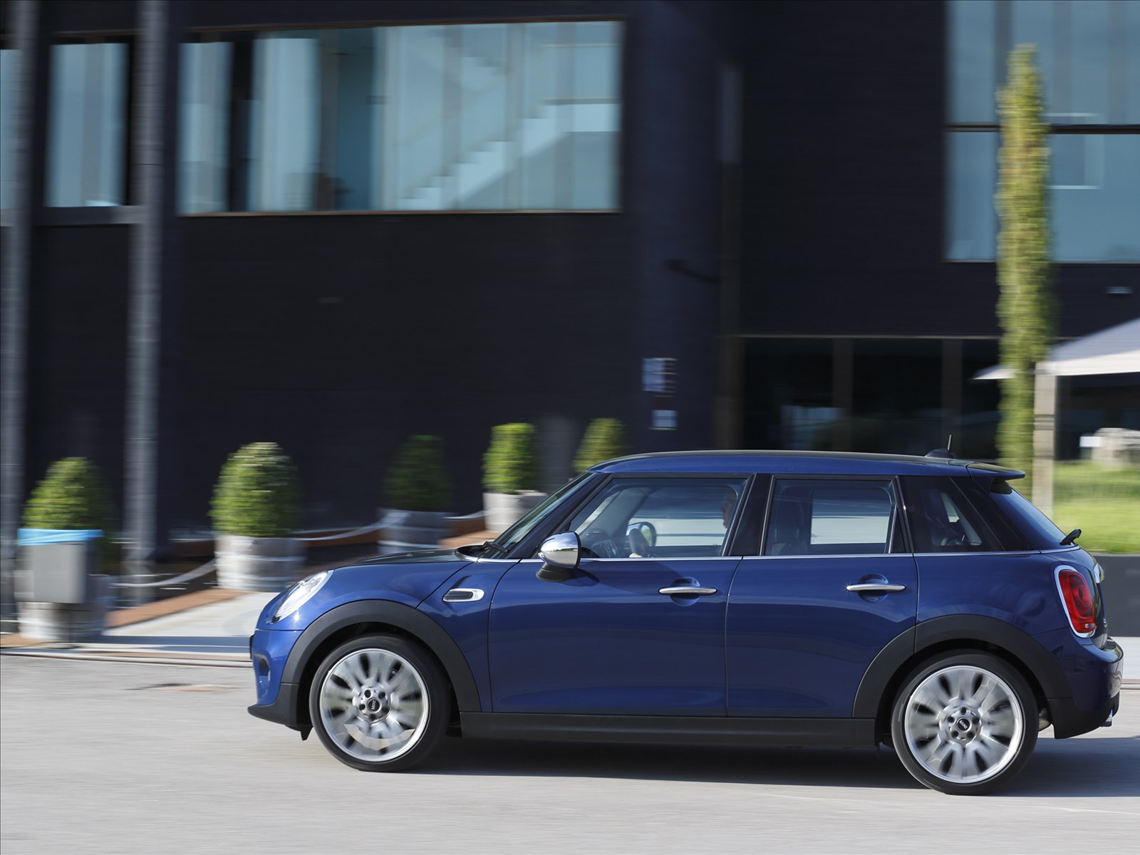 Mini Cooper 5-door 2015