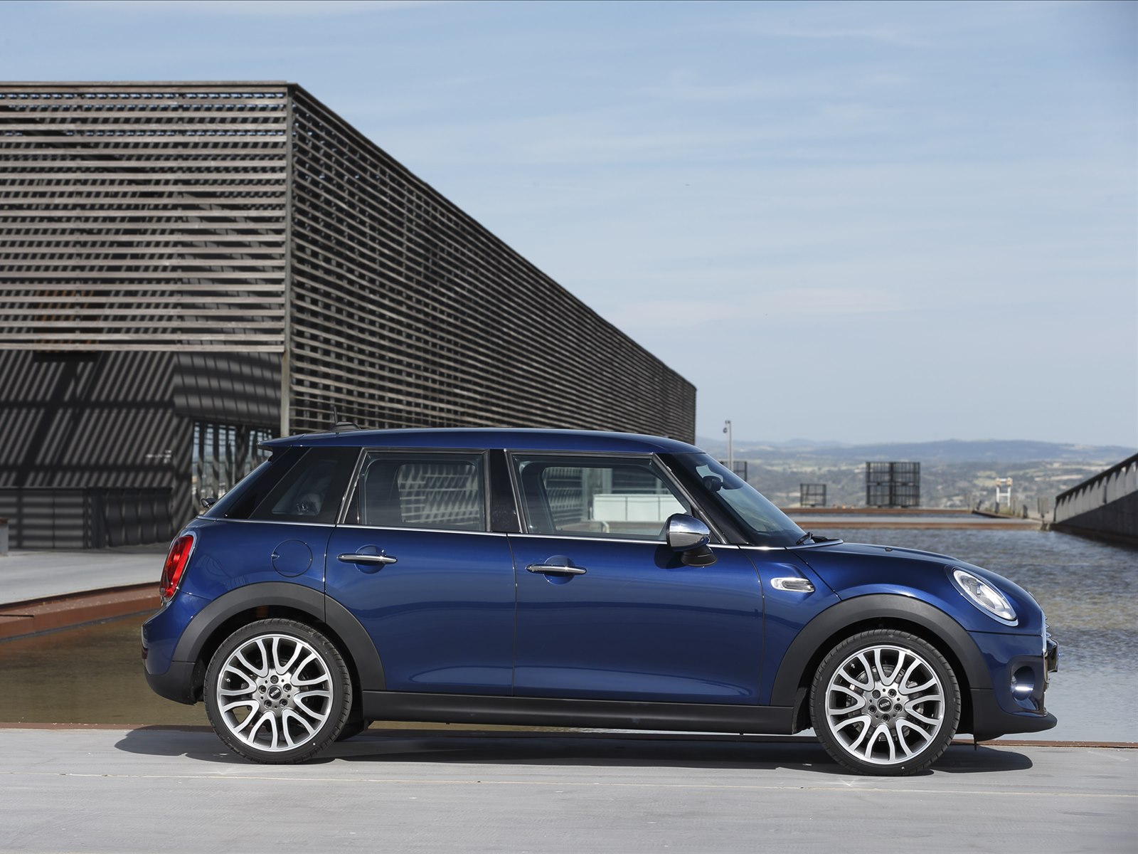 Mini Cooper 5-door 2015