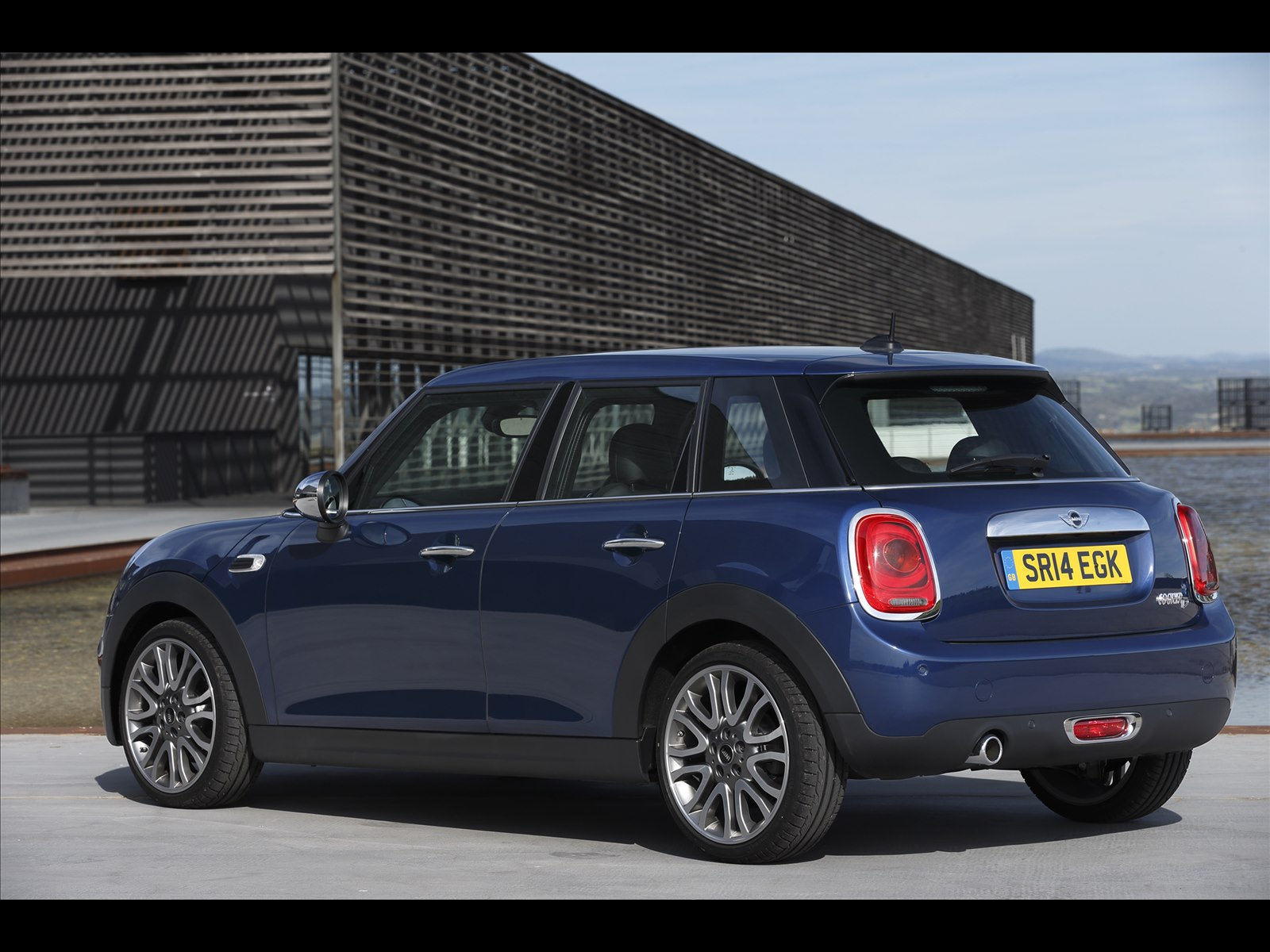 Mini Cooper 5-door 2015