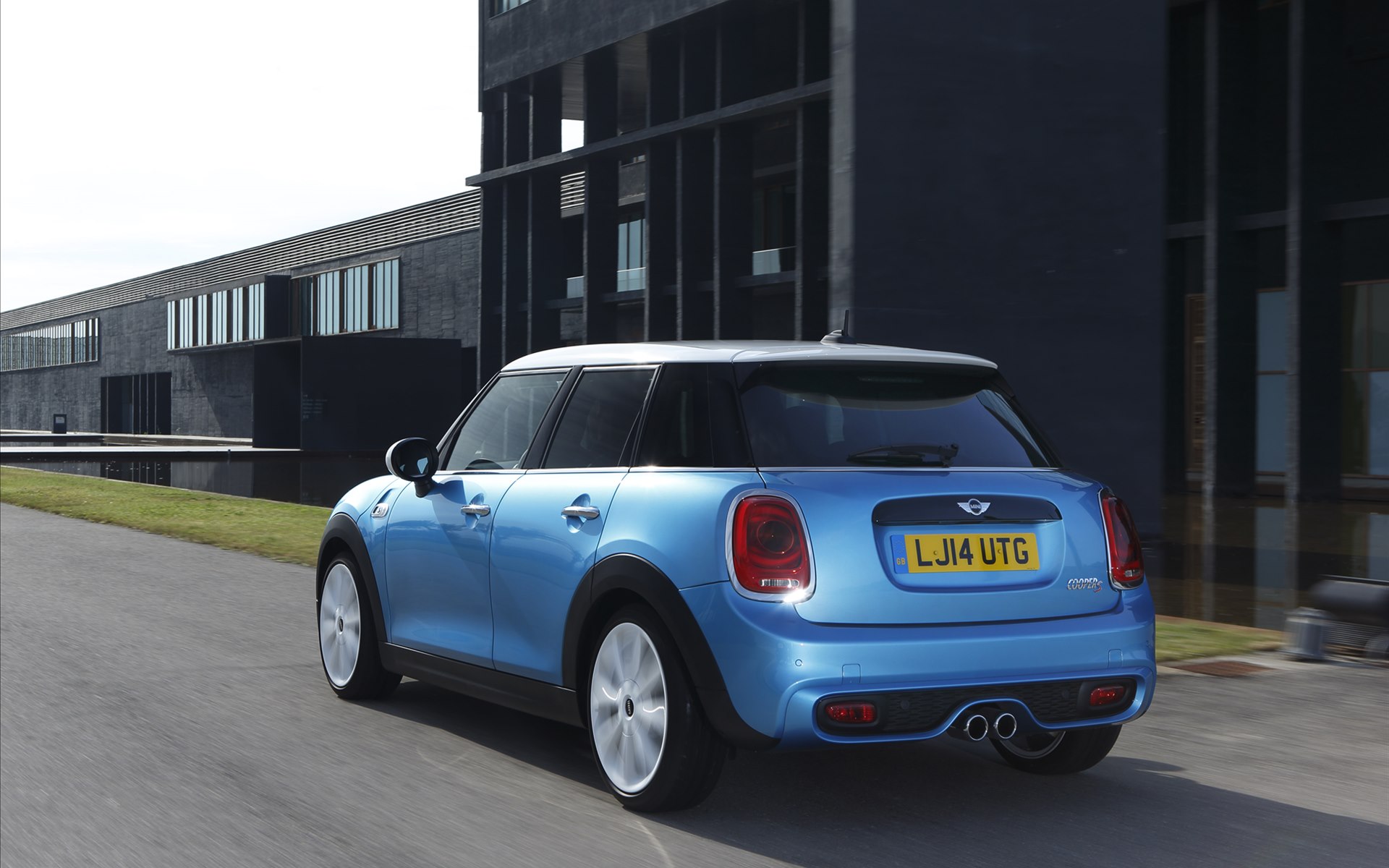 Mini Cooper 5-door 2015