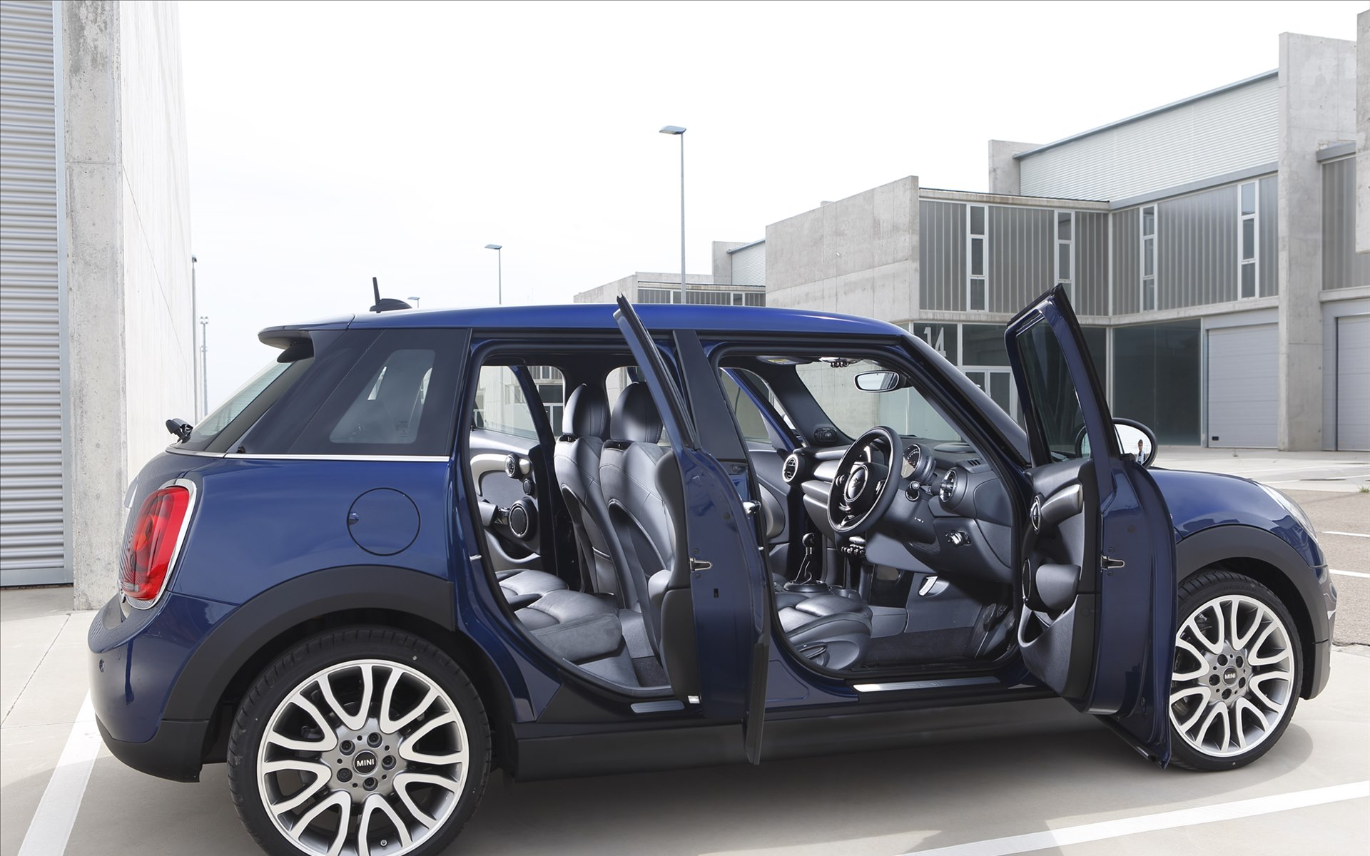 Mini Cooper 5-door 2015