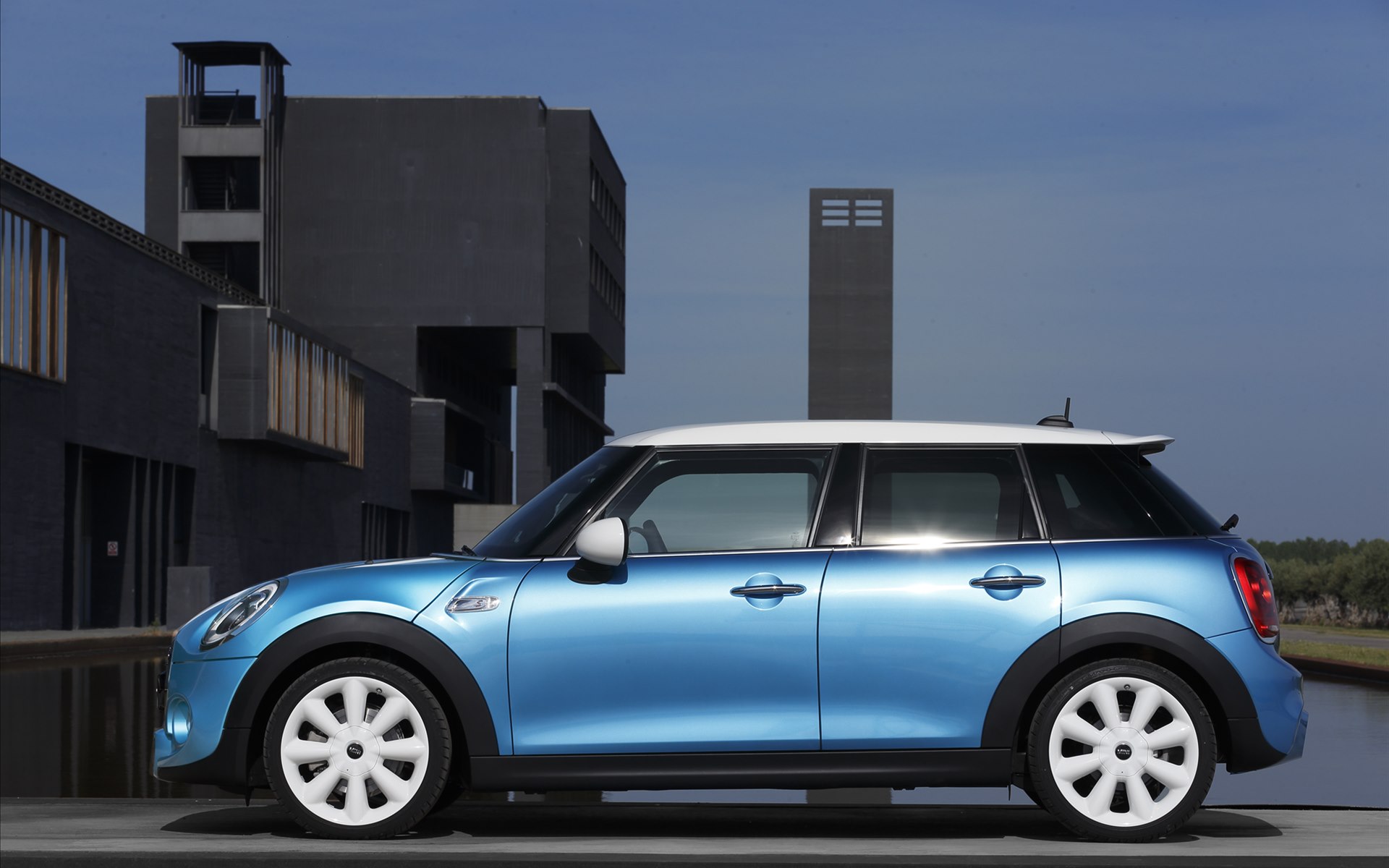 Mini Cooper 5-door 2015