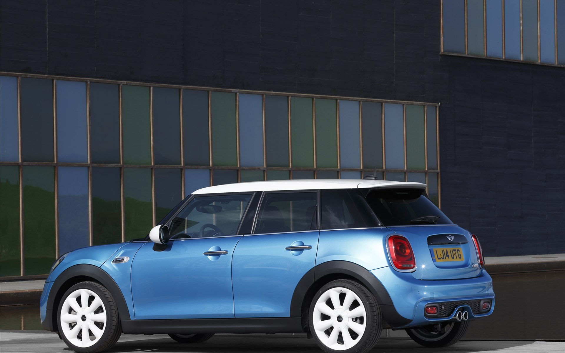 Mini Cooper 5-door 2015