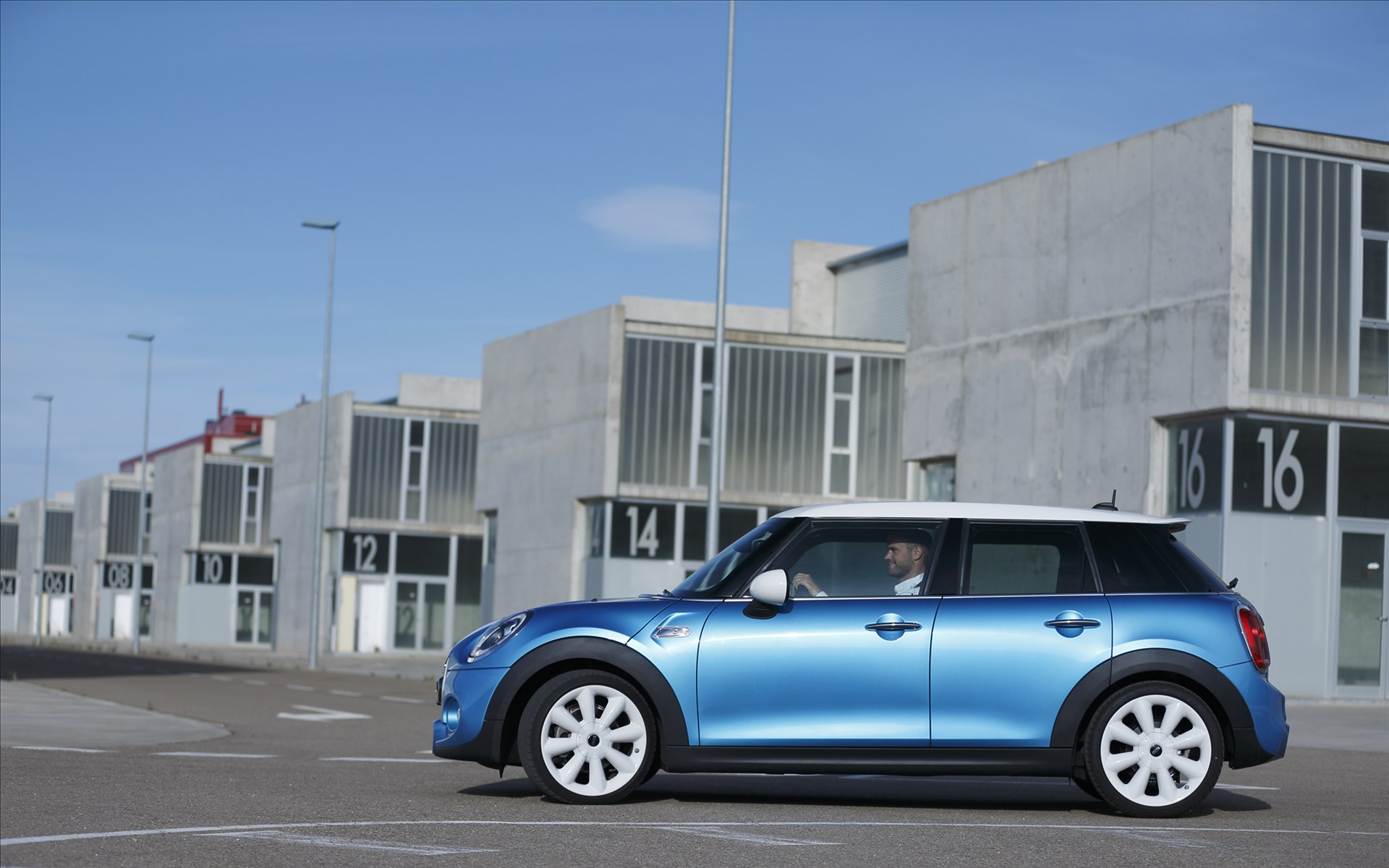 Mini Cooper 5-door 2015